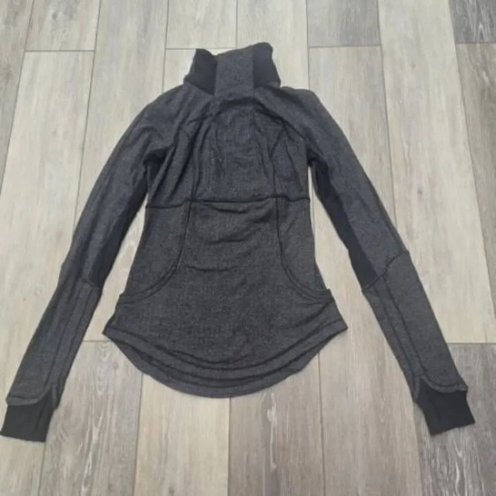 Lululemon Base Runner 1/2 Zip heathered gray black size 2